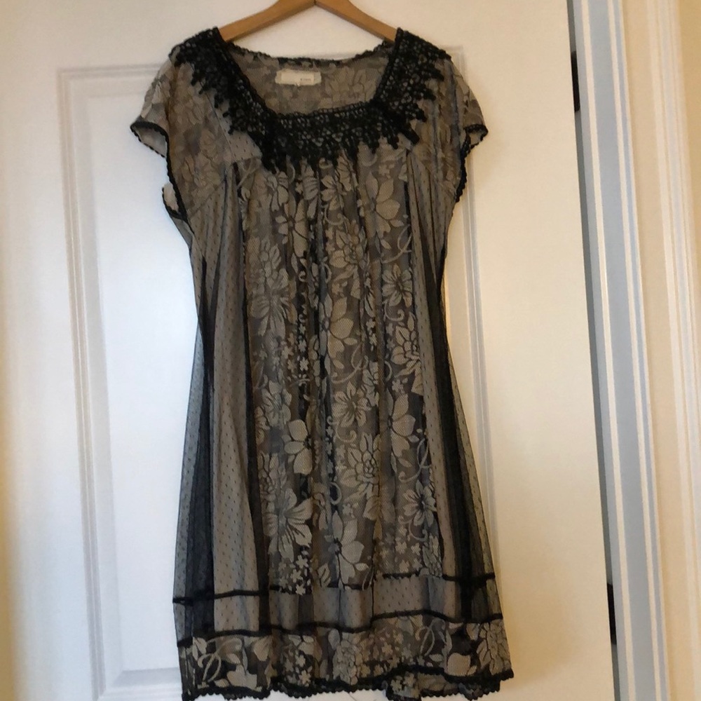 Vintage look lace dress